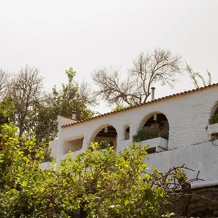 Arcos Del Laurel Apartment