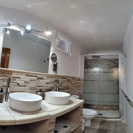 Arcos Del Laurel Apartment *